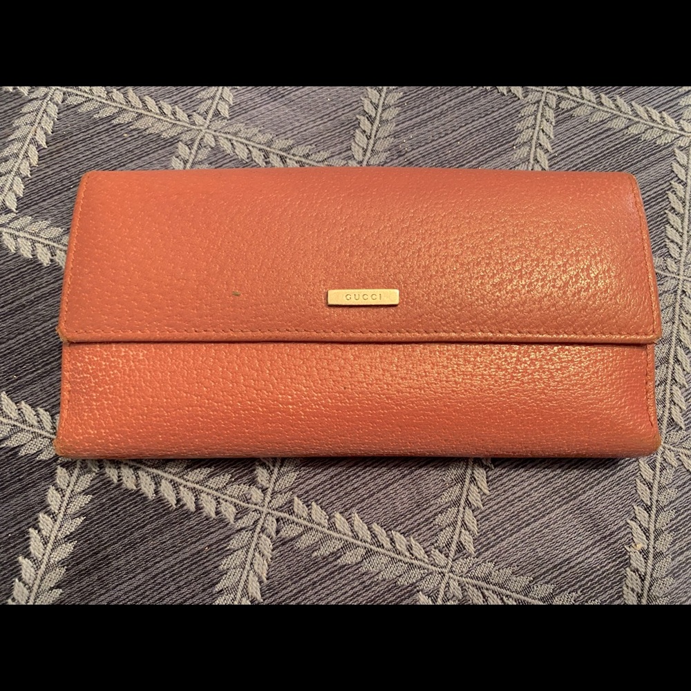 Gucci Continental pebble leather wallet rose pink